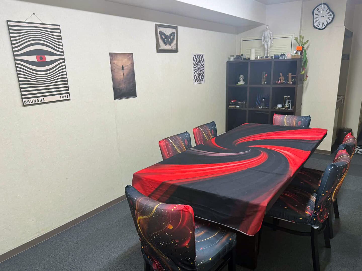 リニューアルした催眠術カフェ室内